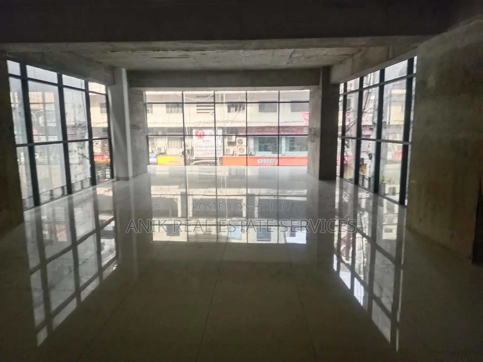 গুলশান ২-এ ৭৫০০ বর্গফুটের বাণিজ্যিক অফিস স্পেস ভাড়া