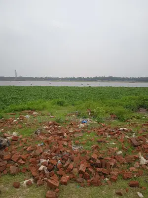 পূর্বমুখী নদীভিউ | RAJUK ৪ নং সেক্টরে বিজনেস-ক্লাস প্লট ফর সেল!