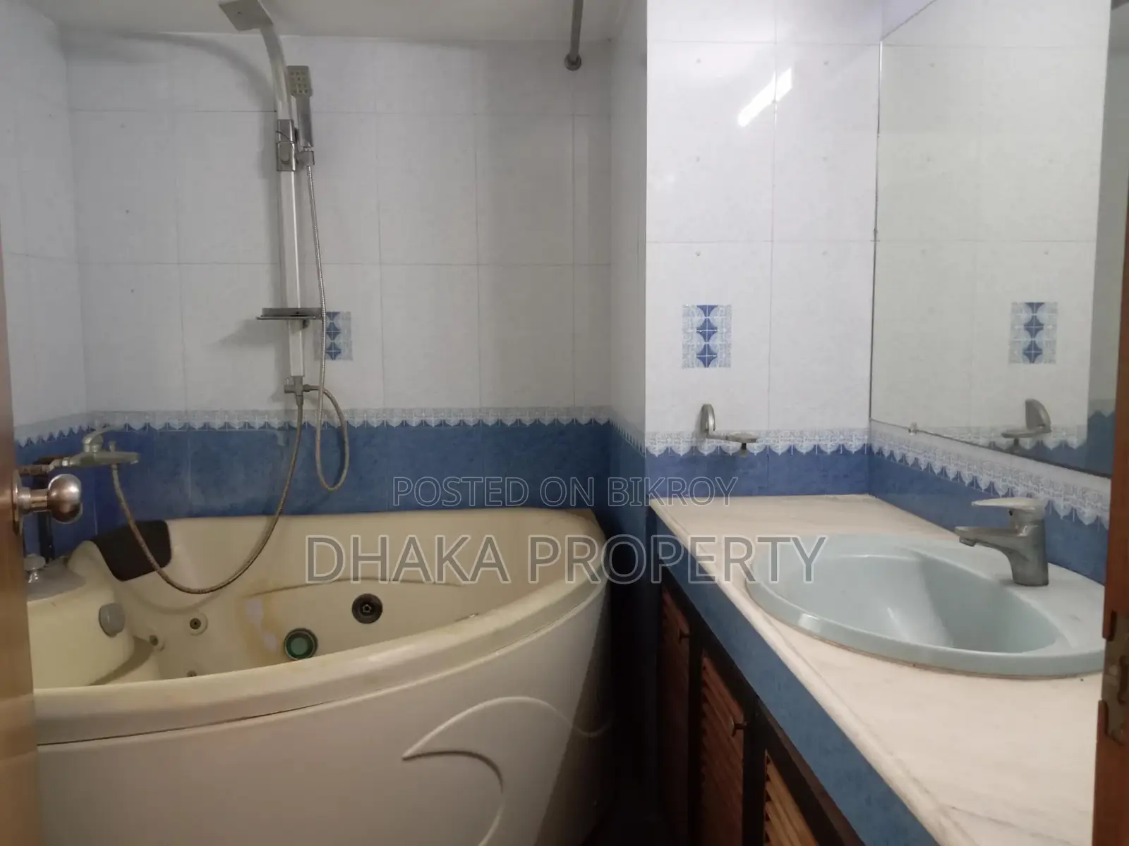4-Bedrooms Full-Furnished Apartment Rent at Baridhara