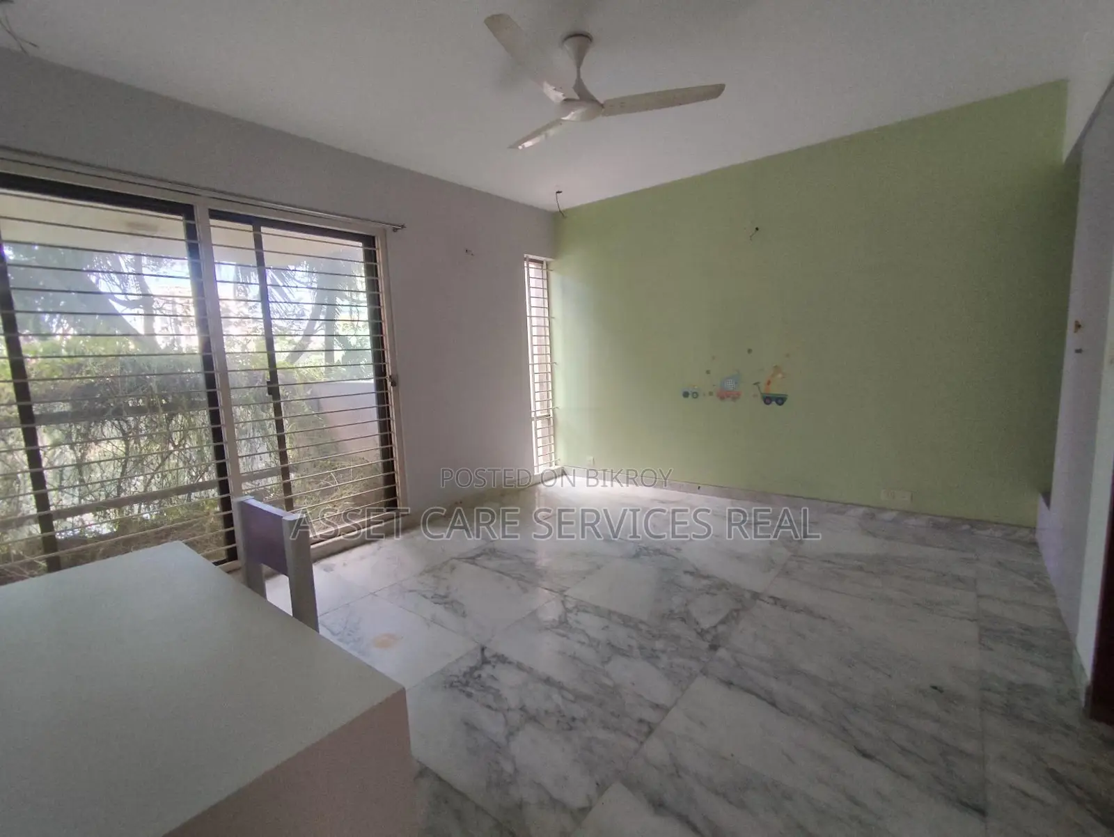 Lake View 3-Bed Un-Furnished Shanta Luxury Apartment Rent In Gulshan-1