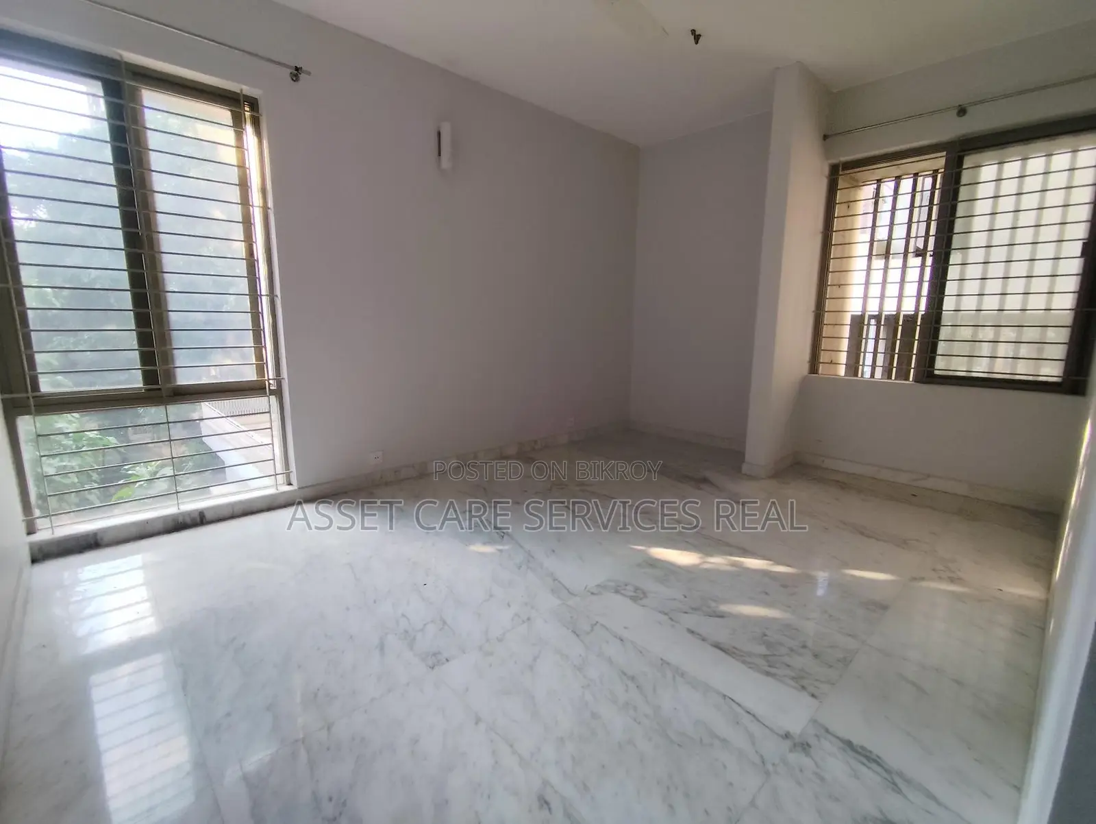 Lake View 3-Bed Un-Furnished Shanta Luxury Apartment Rent In Gulshan-1