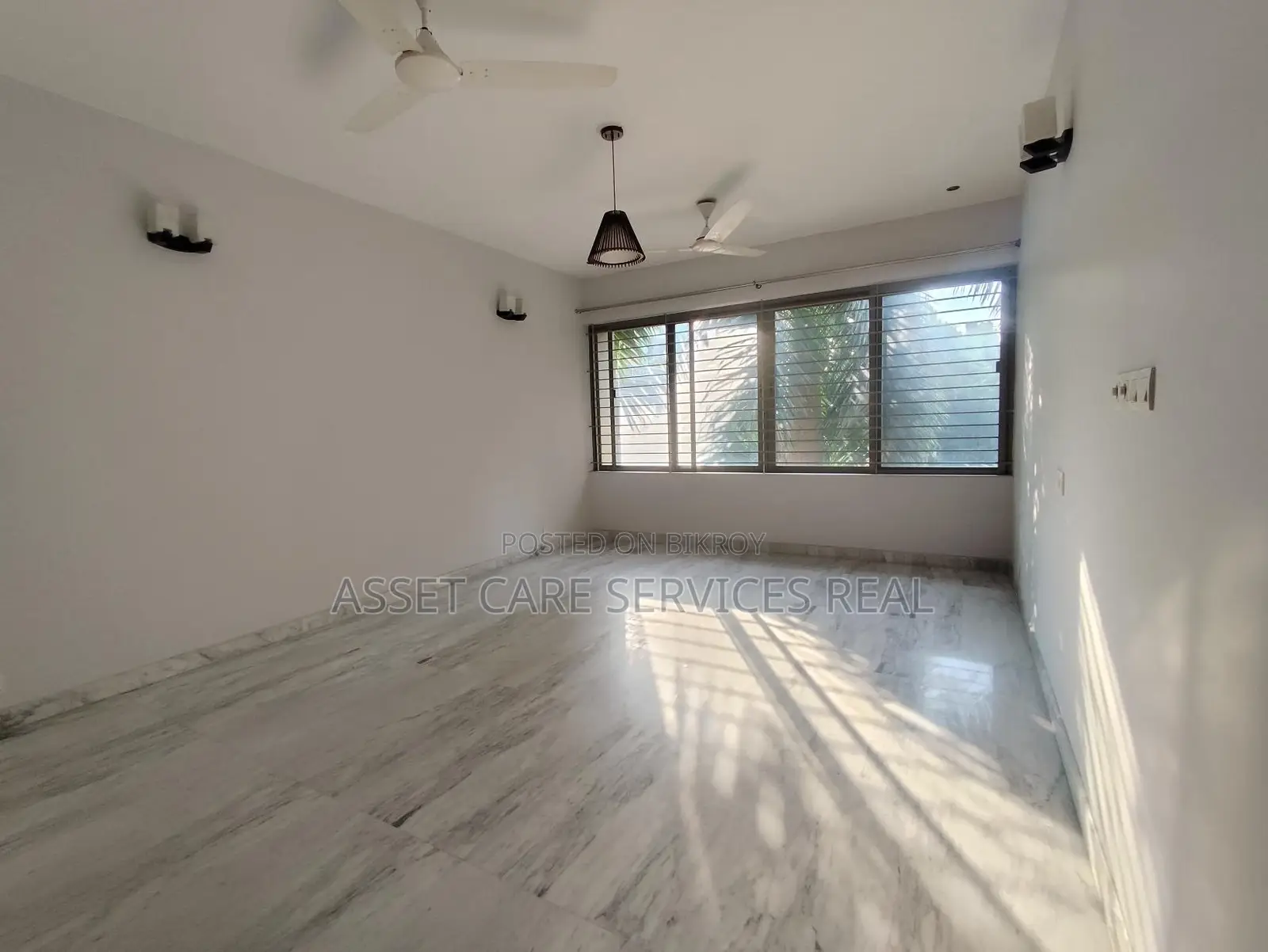 Lake View 3-Bed Un-Furnished Shanta Luxury Apartment Rent In Gulshan-1