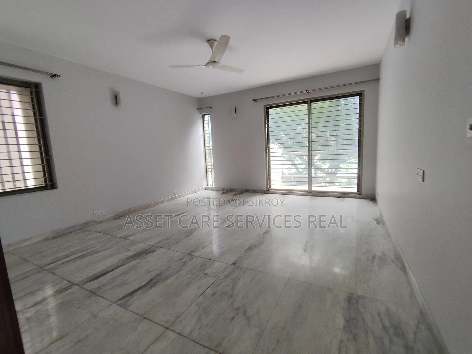 Lake View 3-Bed Un-Furnished Shanta Luxury Apartment Rent In Gulshan-1