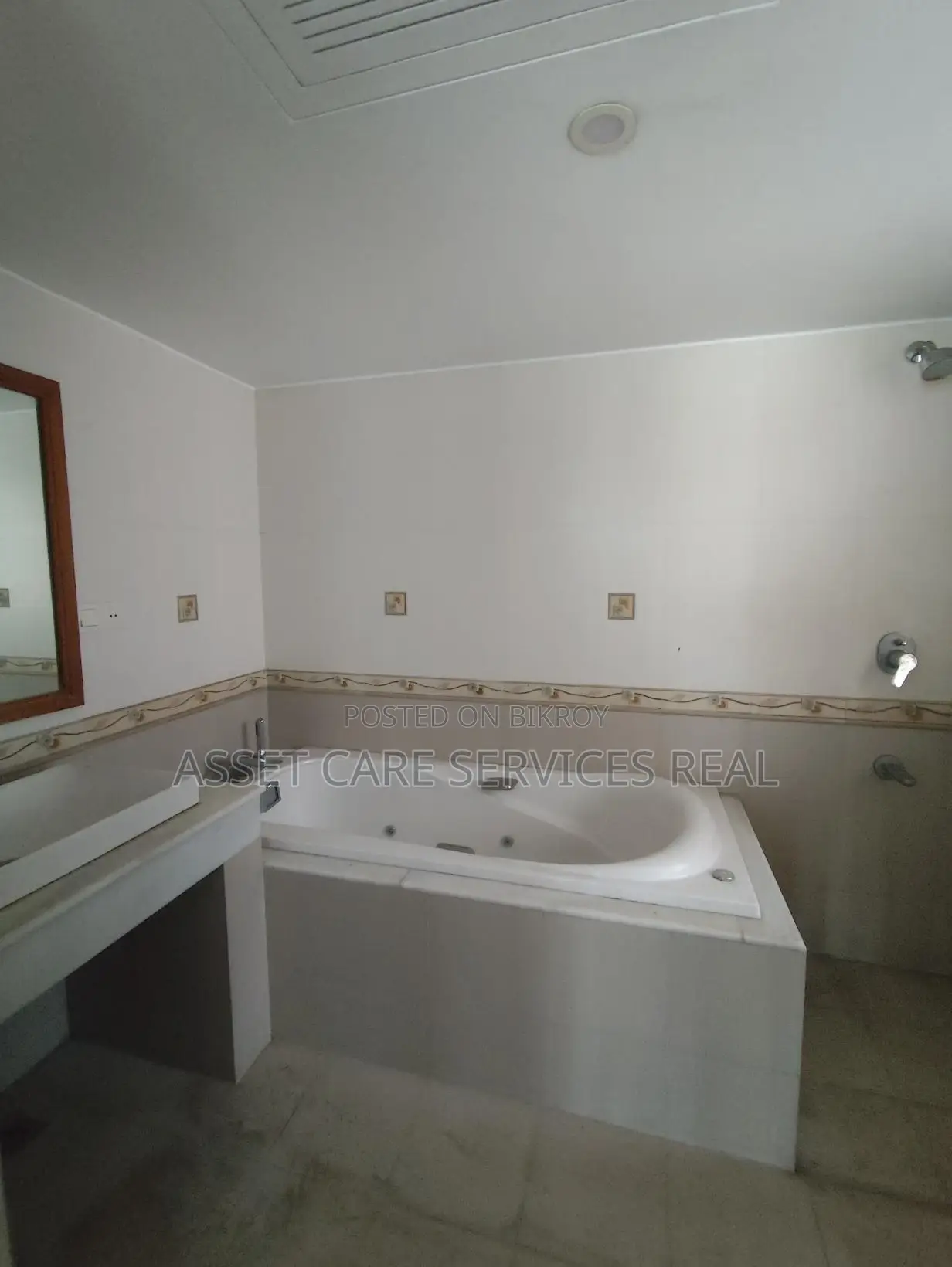 Lake View 3-Bed Un-Furnished Shanta Luxury Apartment Rent In Gulshan-1
