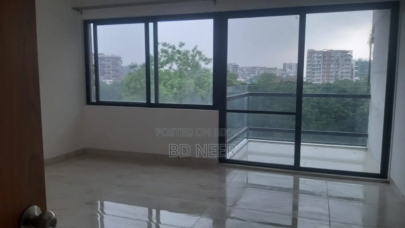 ব্র্যান্ড নিউ লেক ভিউ জিম সুইমিং ৪-বেডরুম অ্যাপার্টমেন্ট গুলশান-২ উত্তরে ভাড়ার জন্য