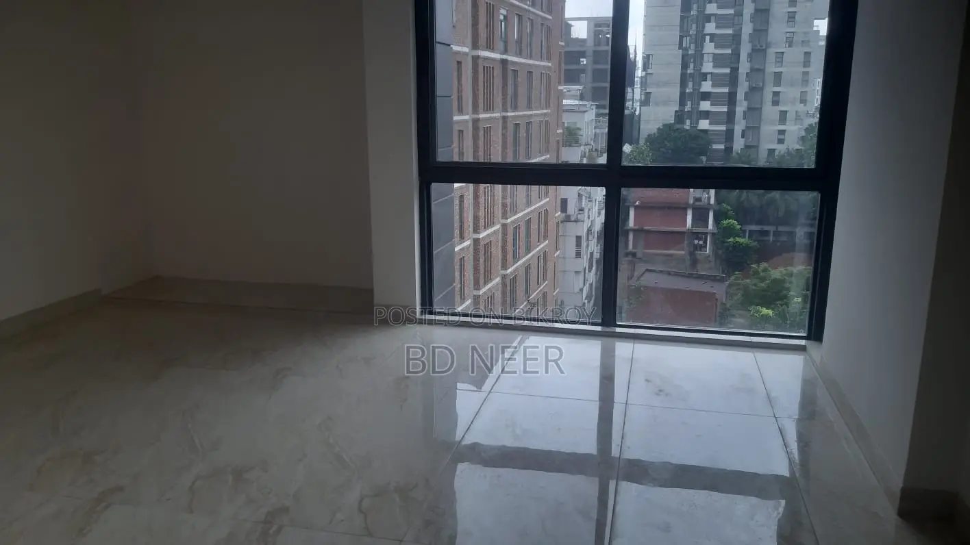 ব্র্যান্ড নিউ লেক ভিউ জিম সুইমিং ৪-বেডরুম অ্যাপার্টমেন্ট গুলশান-২ উত্তরে ভাড়ার জন্য