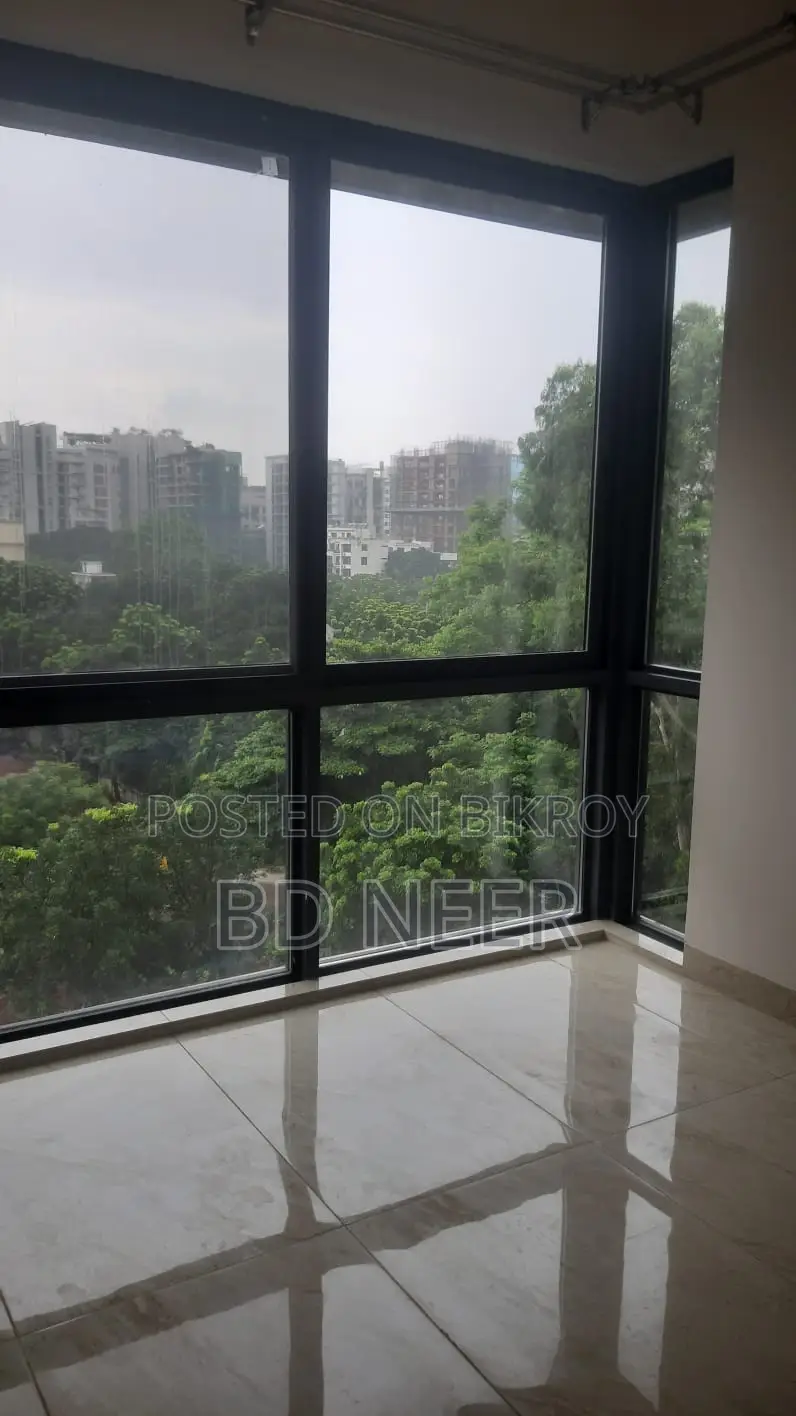 ব্র্যান্ড নিউ লেক ভিউ জিম সুইমিং ৪-বেডরুম অ্যাপার্টমেন্ট গুলশান-২ উত্তরে ভাড়ার জন্য