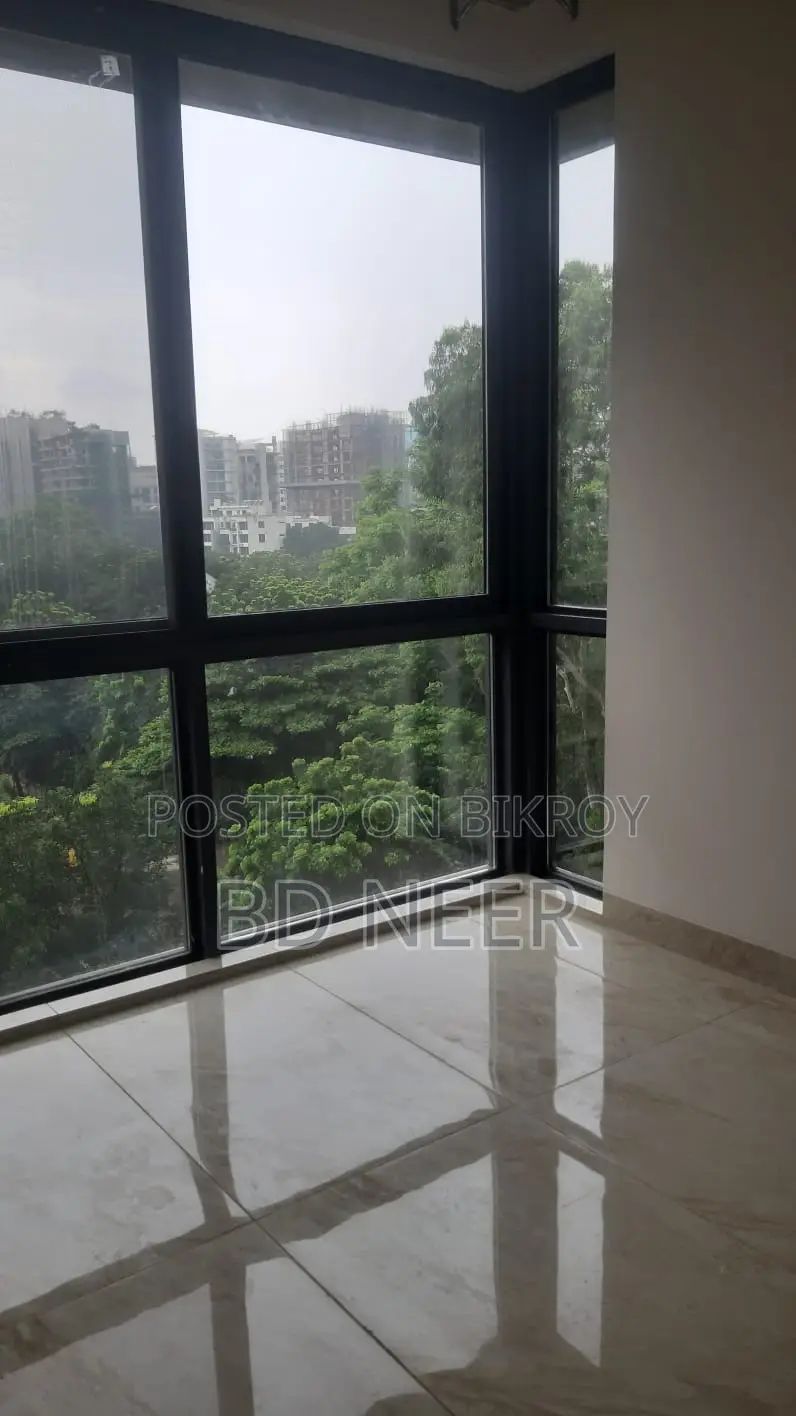 ব্র্যান্ড নিউ লেক ভিউ জিম সুইমিং ৪-বেডরুম অ্যাপার্টমেন্ট গুলশান-২ উত্তরে ভাড়ার জন্য