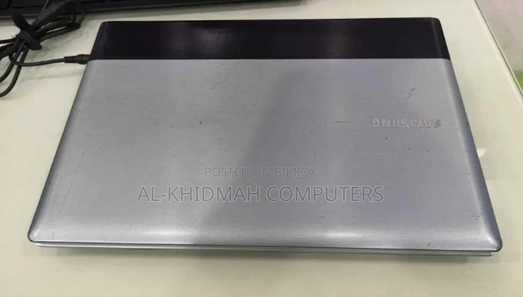 Samsung Laptop, 320gb Hard Disk, কুরিয়ারেও দেয়া হয়।