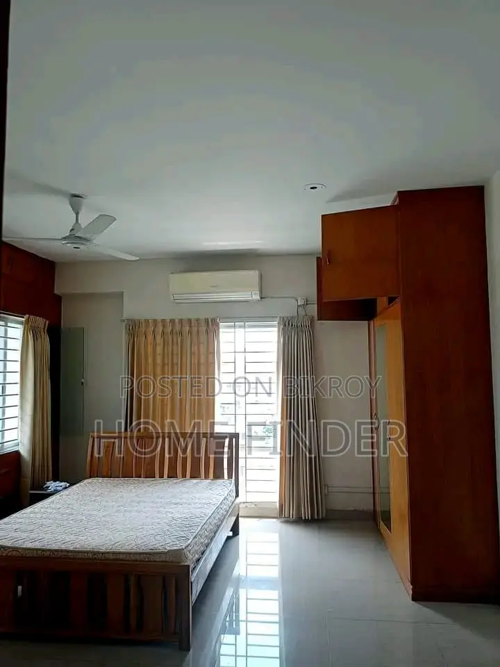 Exclusive furnished 2630 SqFt(3Bed-1Parking) Apt: For Rent In GULSHAN