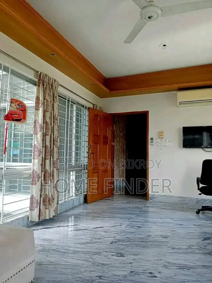 Exclusive furnished 2630 SqFt(3Bed-1Parking) Apt: For Rent In GULSHAN