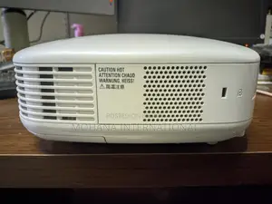 Nec Lt 35 3000 lumens projector