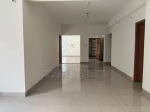 গুলশানে ৪ বেডরুমের ৩০০০ বর্গফুটের আন-ফার্নিশড অ্যাপার্টমেন্ট ভাড়ার জন্য