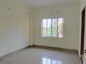 গুলশানে ৪ বেডরুমের ৩০০০ বর্গফুটের আন-ফার্নিশড অ্যাপার্টমেন্ট ভাড়ার জন্য