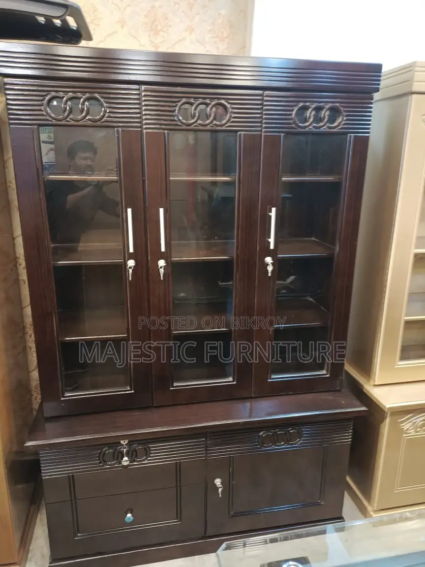 NEW SHOWCASE. M # 6955