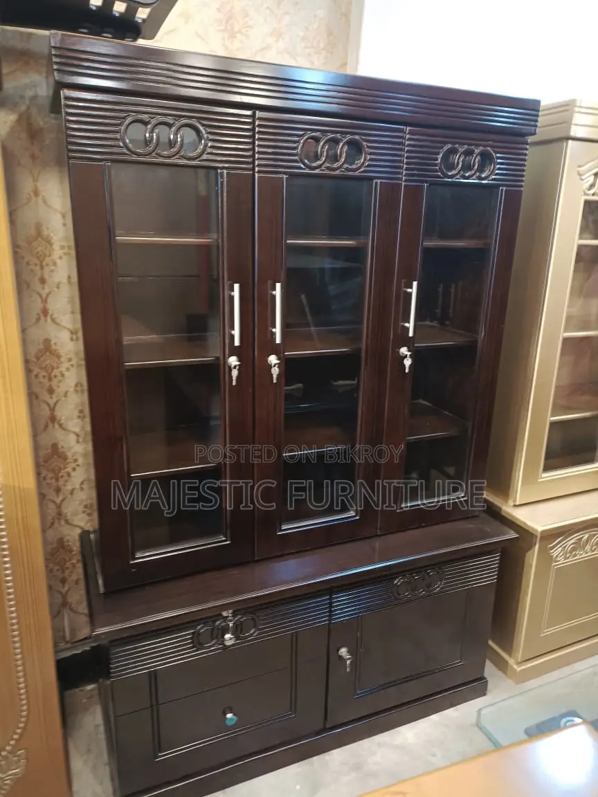 NEW SHOWCASE. M # 6955