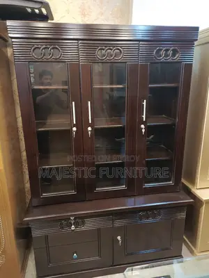 NEW SHOWCASE. M # 6955