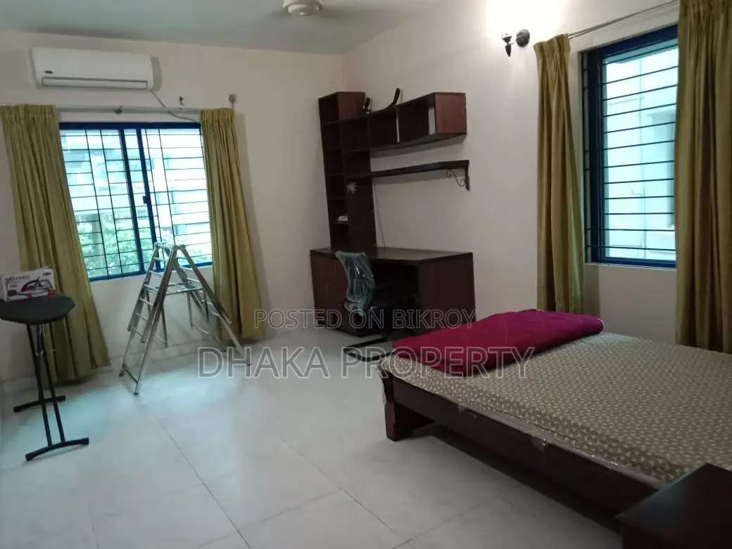 ২৭০০ বর্গফুট চমৎকার ৩ বেডরুমের ফুল ফার্নিশড অ্যাপার্টমেন্ট ভাড়া গুলশানে
