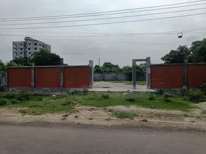 প্লে-লটের কাছে, সেক্টর ৫-এ ৩ কাঠার প্লট