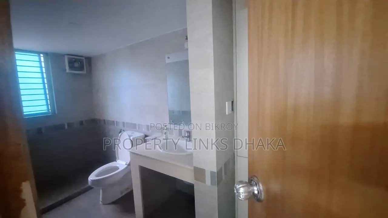 Unfurnished flat for Rent office Gulshan