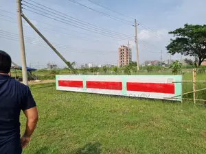 উত্তর-পশ্চিম কর্নার প্লট ৩ কাঠা