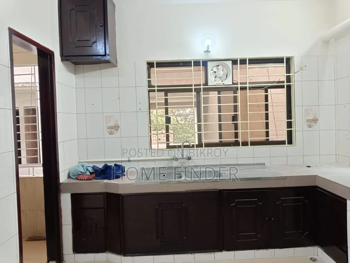 Good Quality 2400 Sqft Un-Furnished Apartment For Rent In Gulshan