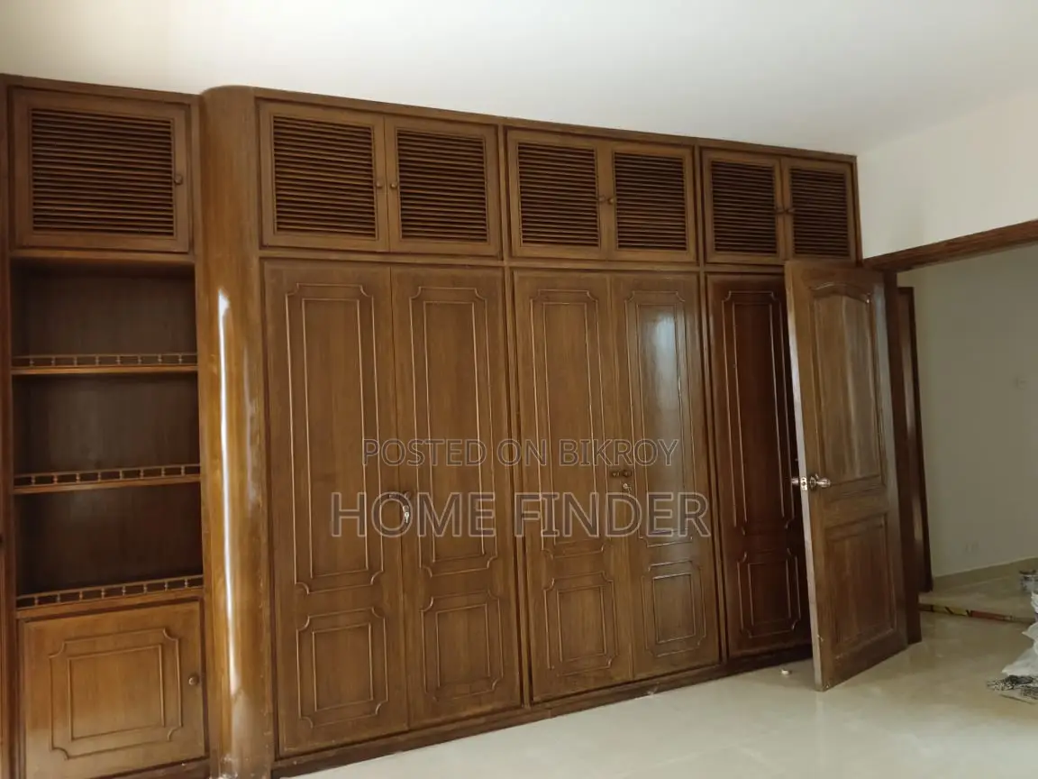 Good Quality 2400 Sqft Un-Furnished Apartment For Rent In Gulshan