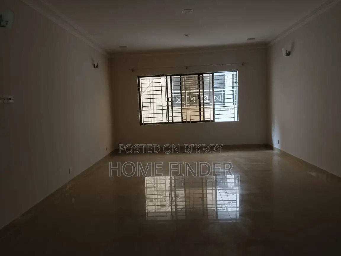 Good Quality 2400 Sqft Un-Furnished Apartment For Rent In Gulshan