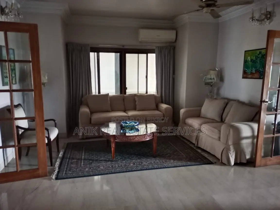 Lake View luxurious Full Farnised Flat Rent In Gulshan 2