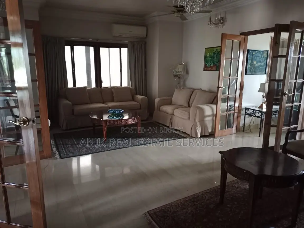 Lake View luxurious Full Farnised Flat Rent In Gulshan 2