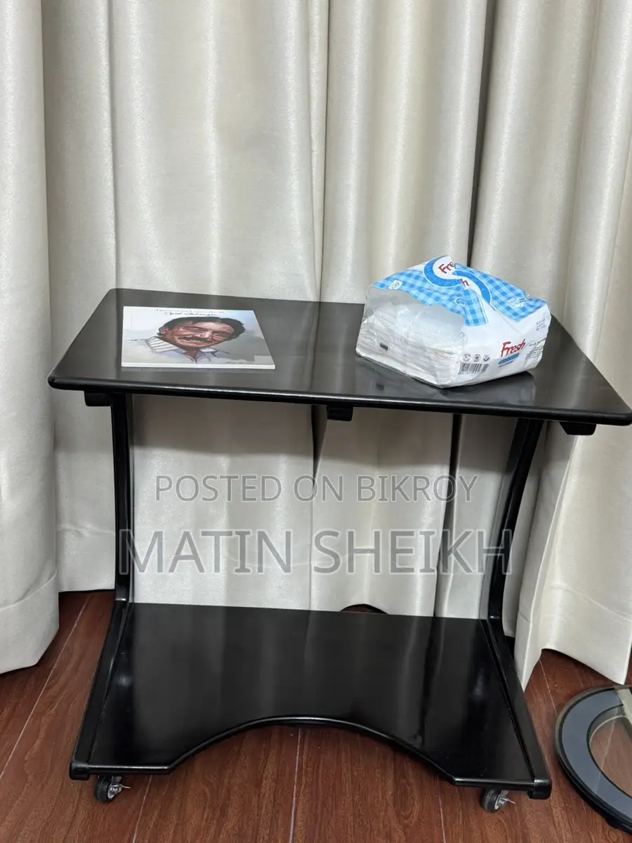 Books, Décor Coffee – One Table for Everything