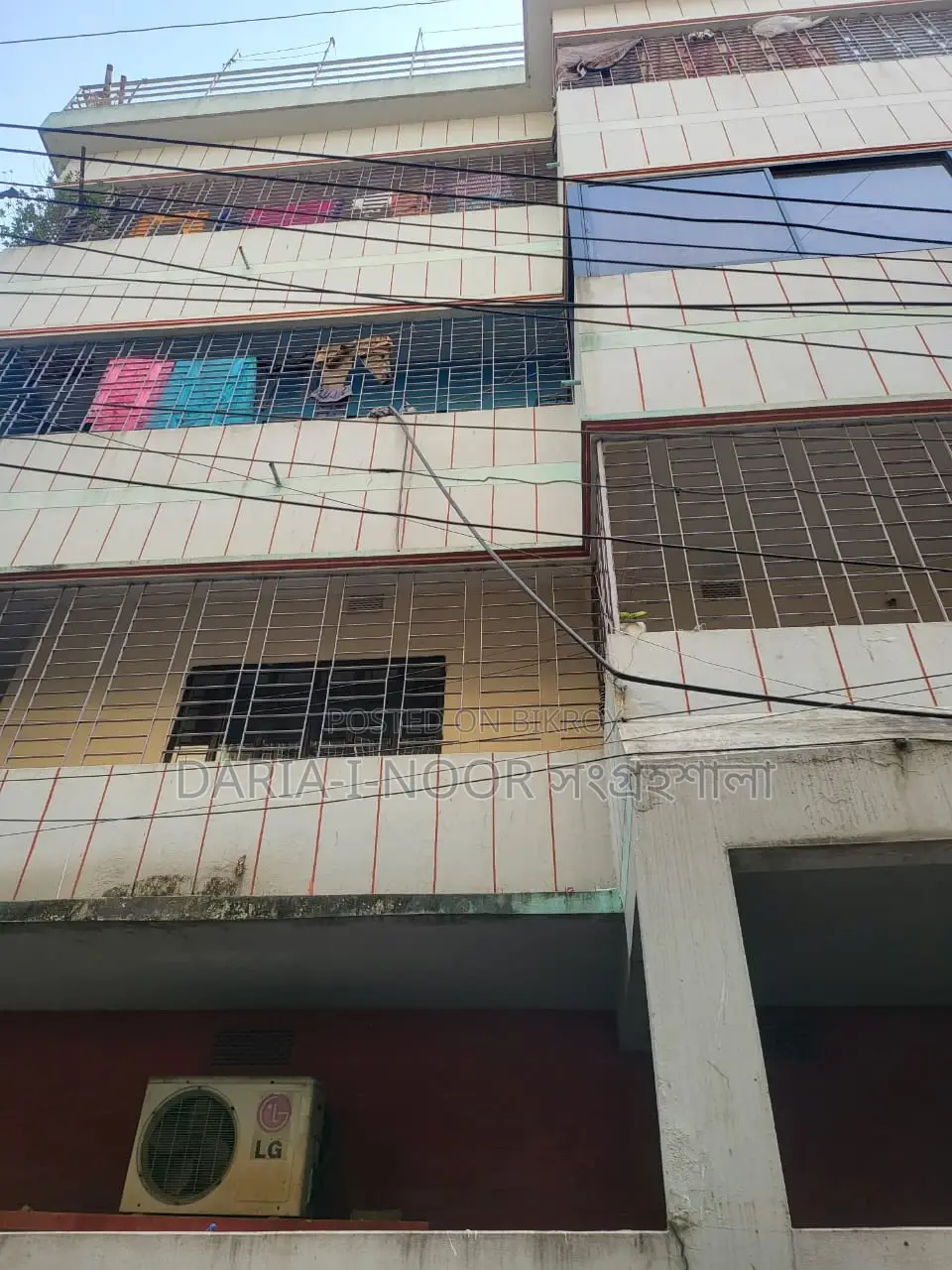 পশ্চিম ধানমন্ডিতে চার কাঠা জমি সহ পাচ তলা বাড়ি বিক্রি
