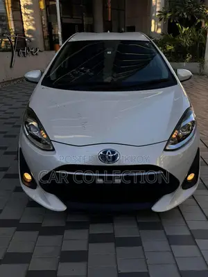 Toyota Aqua S Pearl hybrid 2020