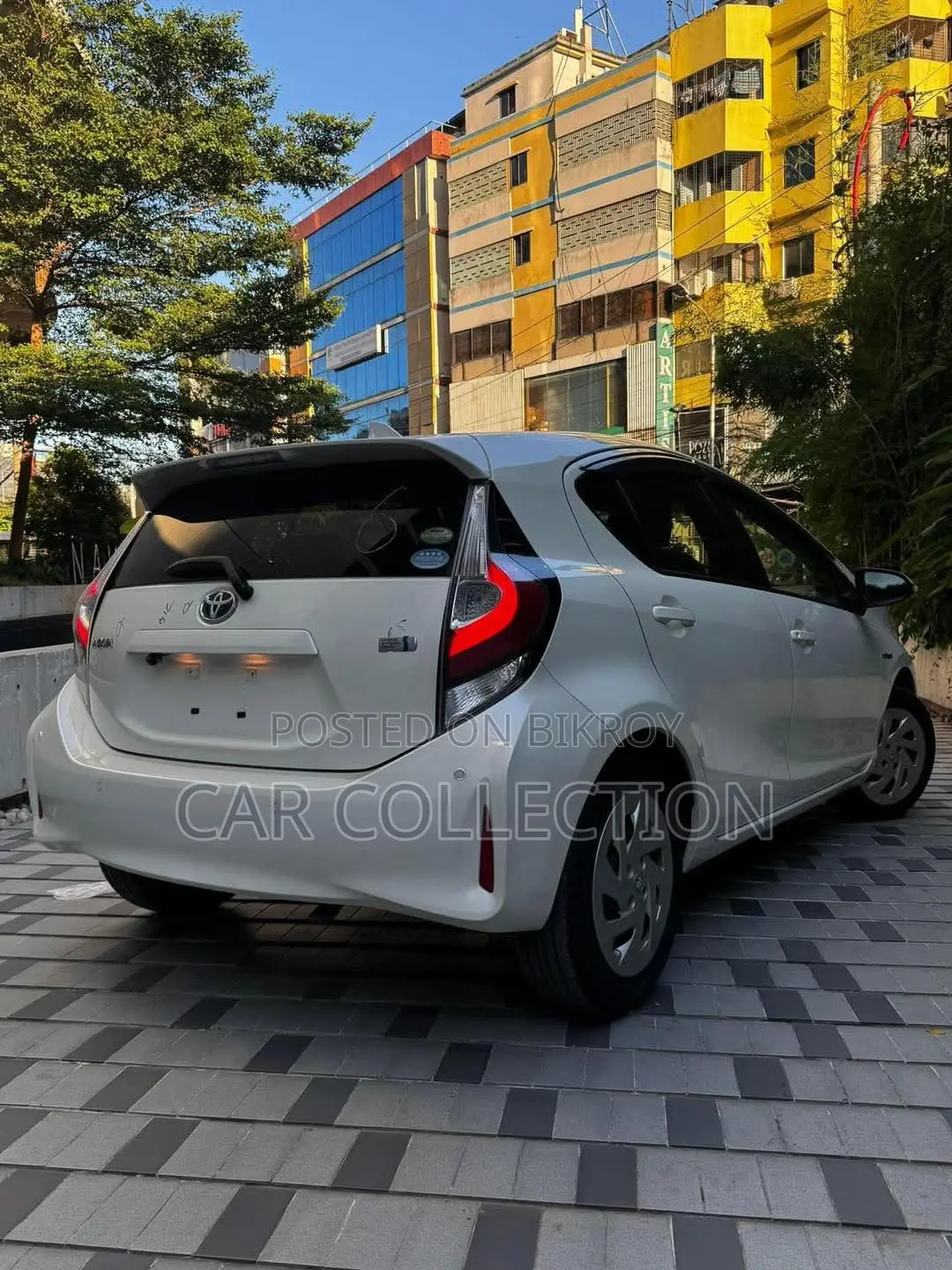 Toyota Aqua S Pearl hybrid 2020