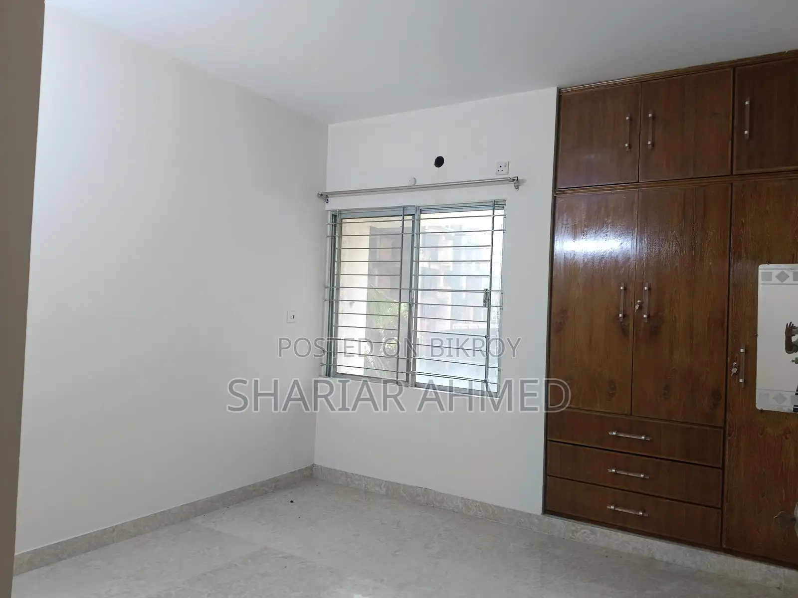 2800 Sqft 4 BED UN-FURNISHED APARTMENT FOR RENT IN GULSHAN 2