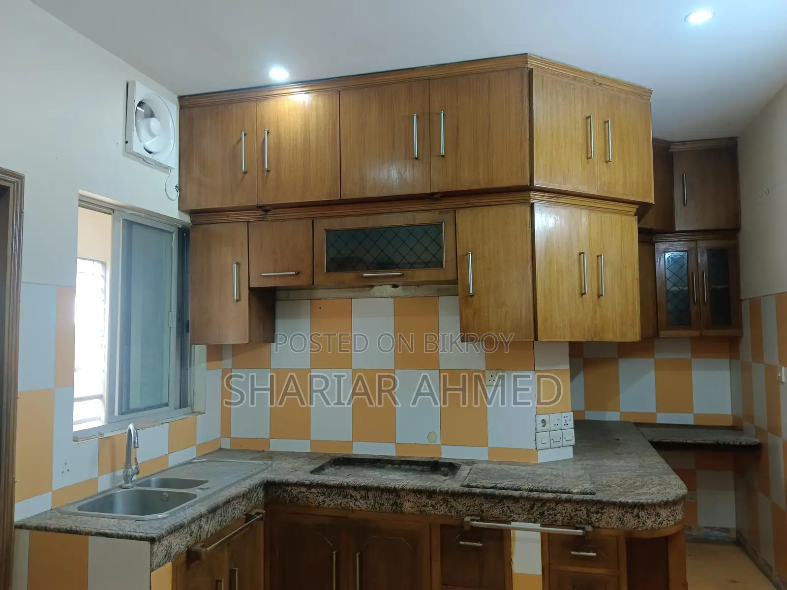 2800 Sqft 4 BED UN-FURNISHED APARTMENT FOR RENT IN GULSHAN 2