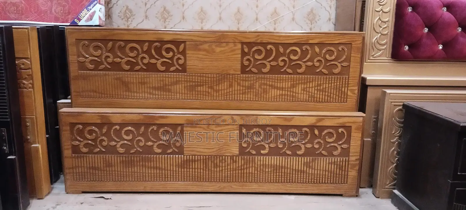NEW BED CANADIAN OAK VENEER. M # 384