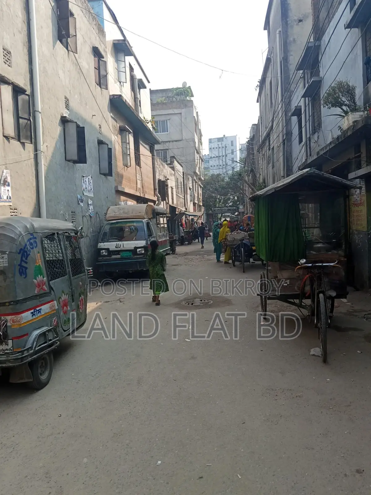 তিতাস গ্যাসের লাইন সহ @ ৭.৫ কাঠা টিনশেট বাড়ি বিক্রি হবে