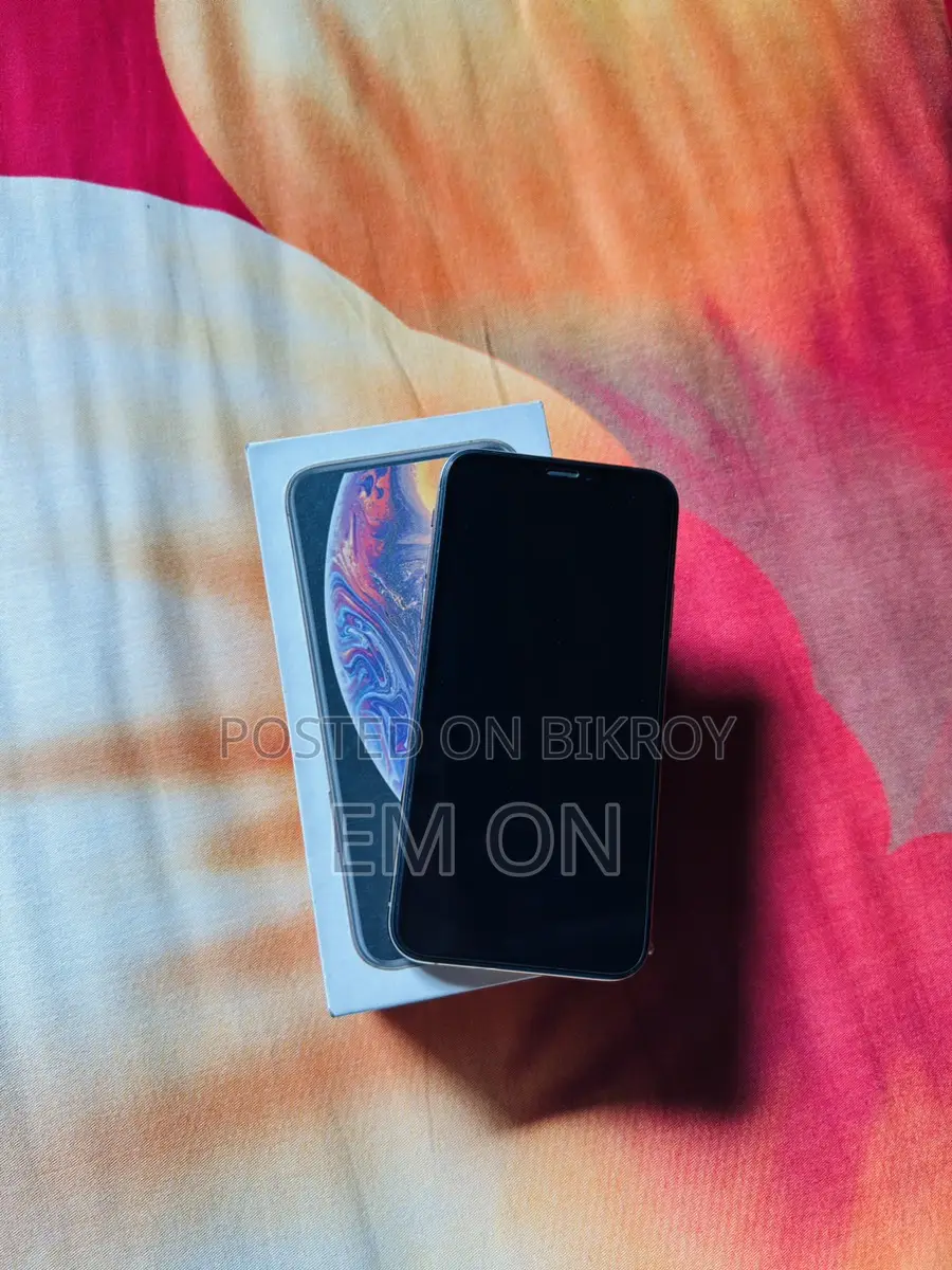 Apple iPhone XS (Used)