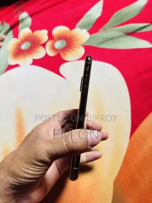 Apple iPhone XS (Used)