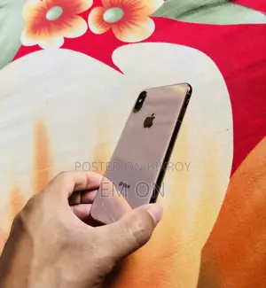 Apple iPhone XS (Used)