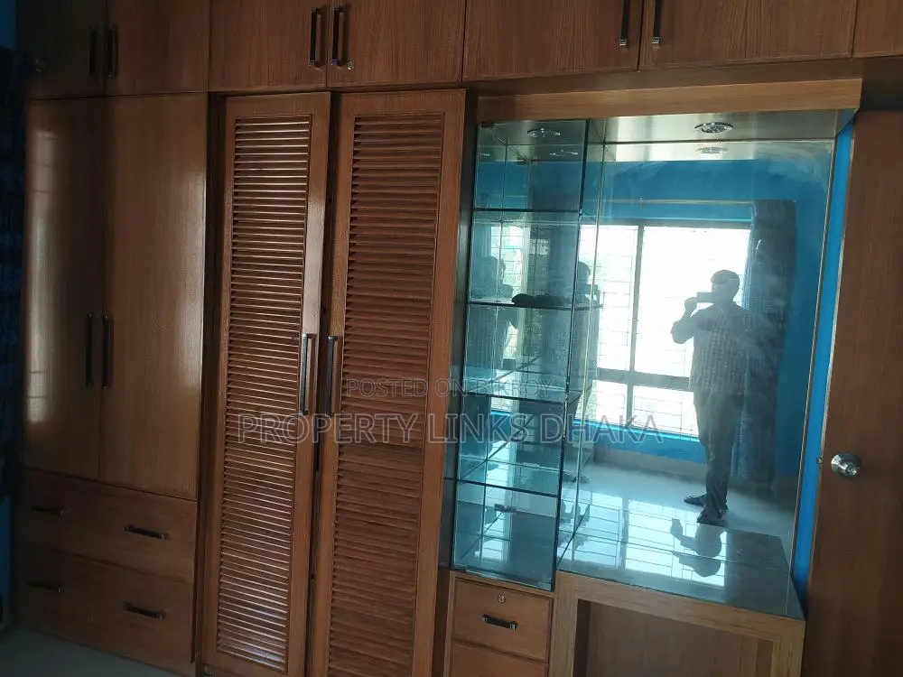 3-Bedroom, 4-Washroom, 3-Balcony Apartment with Drawing, Dining, and Parking