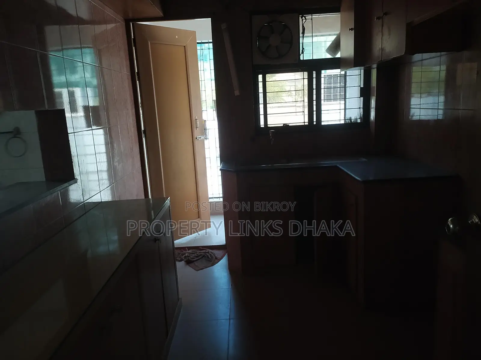 3-Bedroom, 4-Washroom, 3-Balcony Apartment with Drawing, Dining, and Parking