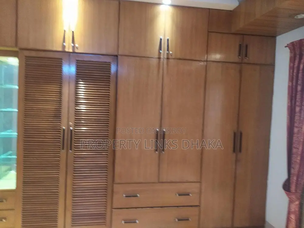 3-Bedroom, 4-Washroom, 3-Balcony Apartment with Drawing, Dining, and Parking
