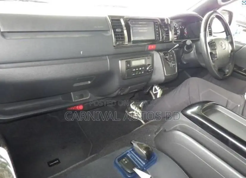 Toyota Hiace SUPER GL DARK PRIME 2020
