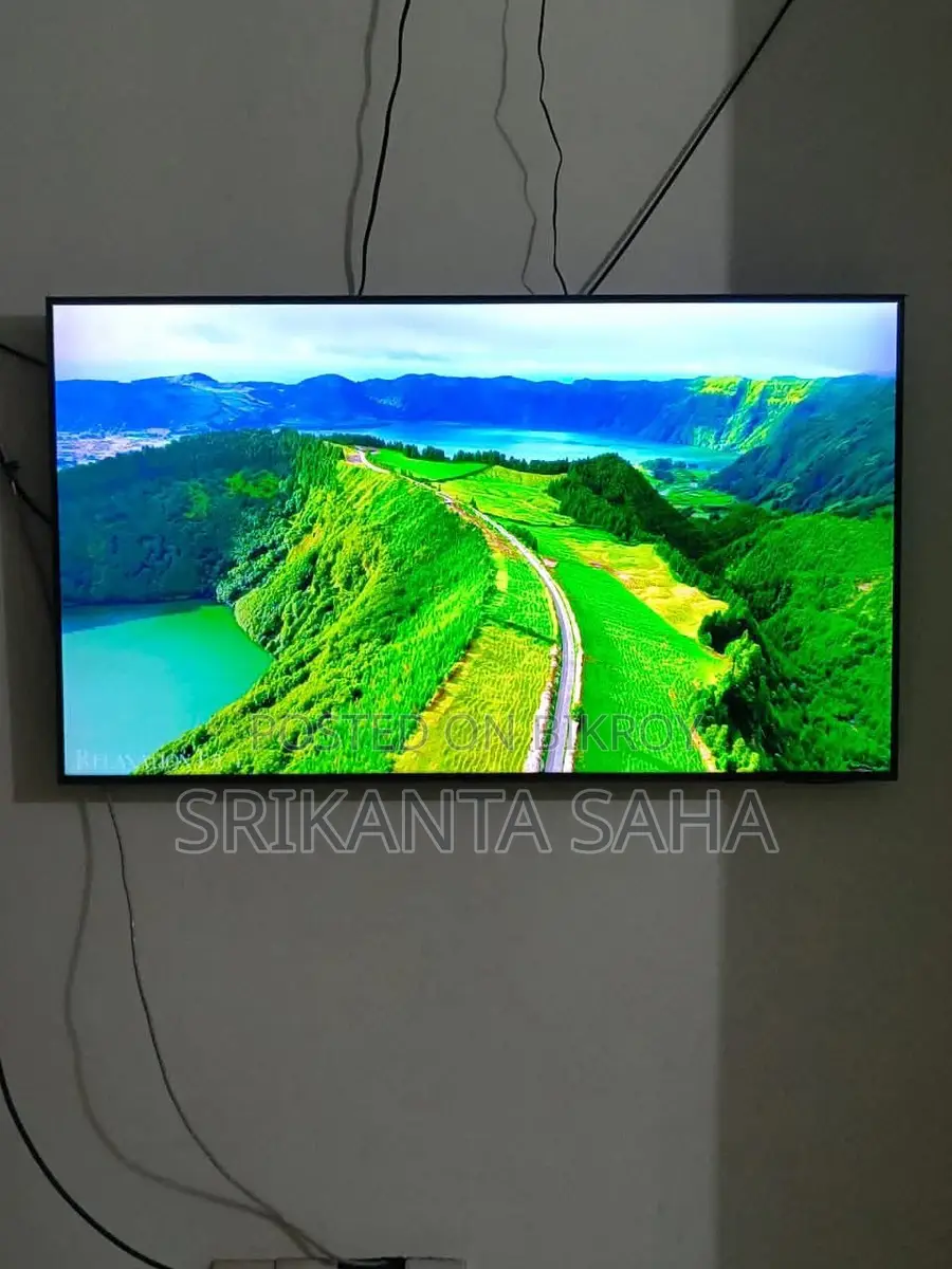 Samsung 50BU8000 50-Inch Crystal 4K UHD HDR Smart Television