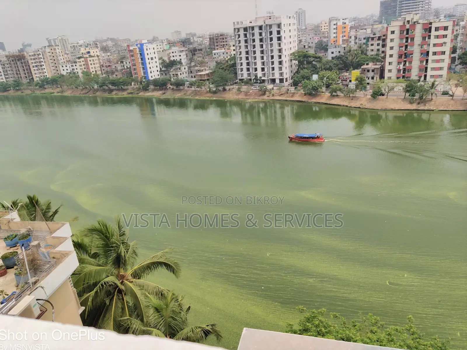 চমৎকার লেকসাইড লিভিং | গুলশান-১ এ সম্পূর্ণ ফার্নিশড ৩ বেড অ্যাপার্টমেন্ট