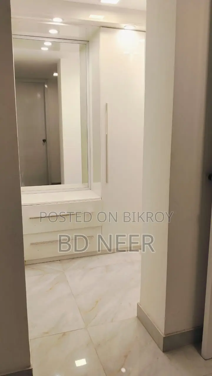 গুলশান-২ এ নতুন ভবনে ফার্নিশড ৪ বেডরুমের ফ্ল্যাট ভাড়া