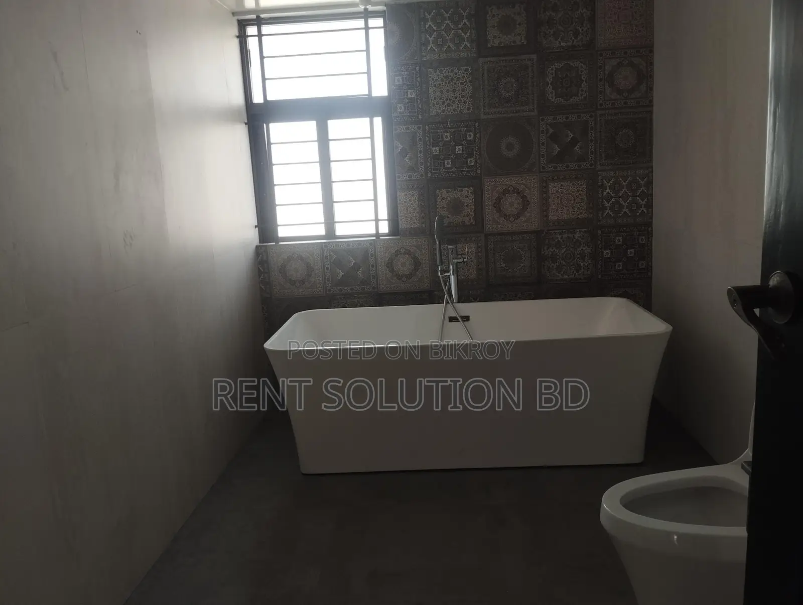 বারিধারায় ভাড়ার জন্য সেমি-ফার্নিশড অ্যাপার্টমেন্ট (জিম ও পুল সুবিধাসহ)
