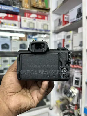 ক্যানন m50 mark ii with 15 45mm stm lens